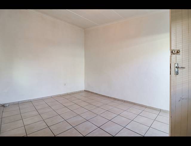 1 BEDROOM DETACHED TO LET IN CLAYFIELD